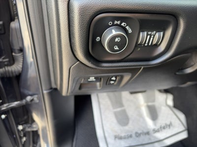2019 RAM 1500 Laramie Crew Cab 4x4 5'7" Box
