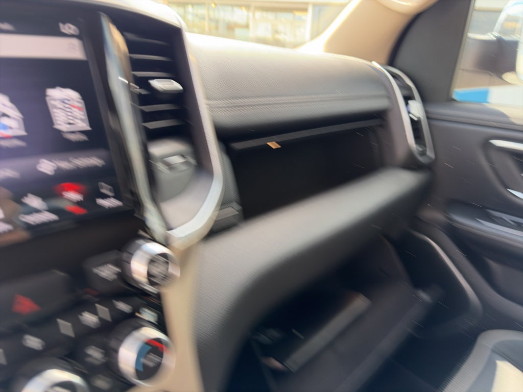 2019 RAM 1500 Laramie Crew Cab 4x4 5'7" Box