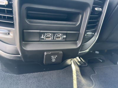 2019 RAM 1500 Laramie Crew Cab 4x4 5'7" Box