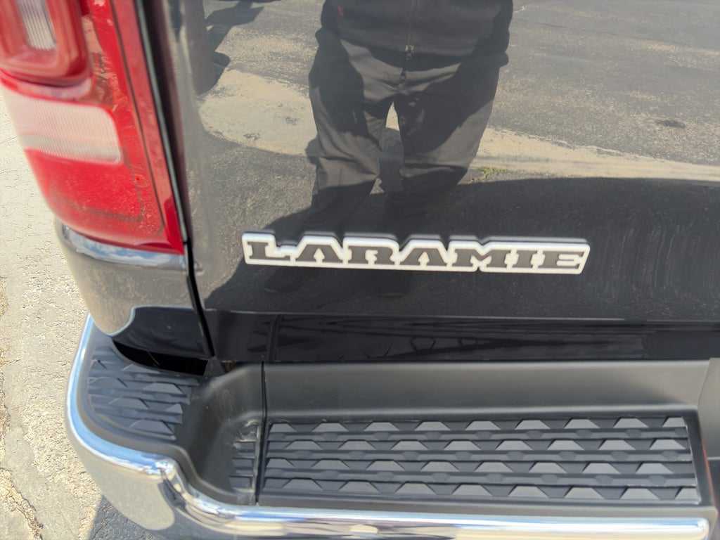 2019 RAM 1500 Laramie Crew Cab 4x4 5'7" Box