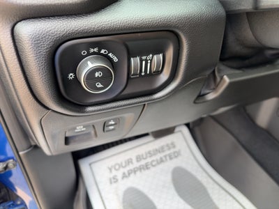 2019 RAM 1500 Laramie Crew Cab 4x4 6'4" Box