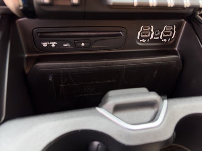 2019 RAM 1500 Laramie Crew Cab 4x4 6'4" Box
