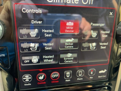 2019 RAM 1500 Laramie Crew Cab 4x4 6'4" Box