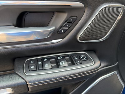 2019 RAM 1500 Laramie Crew Cab 4x4 6'4" Box