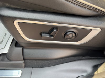 2019 RAM 1500 Laramie Crew Cab 4x4 6'4" Box