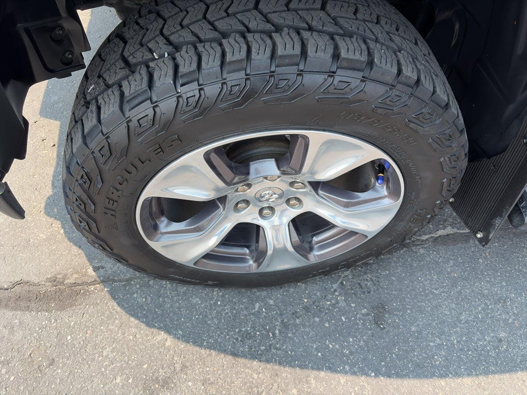2019 RAM 1500 Laramie Crew Cab 4x4 6'4" Box