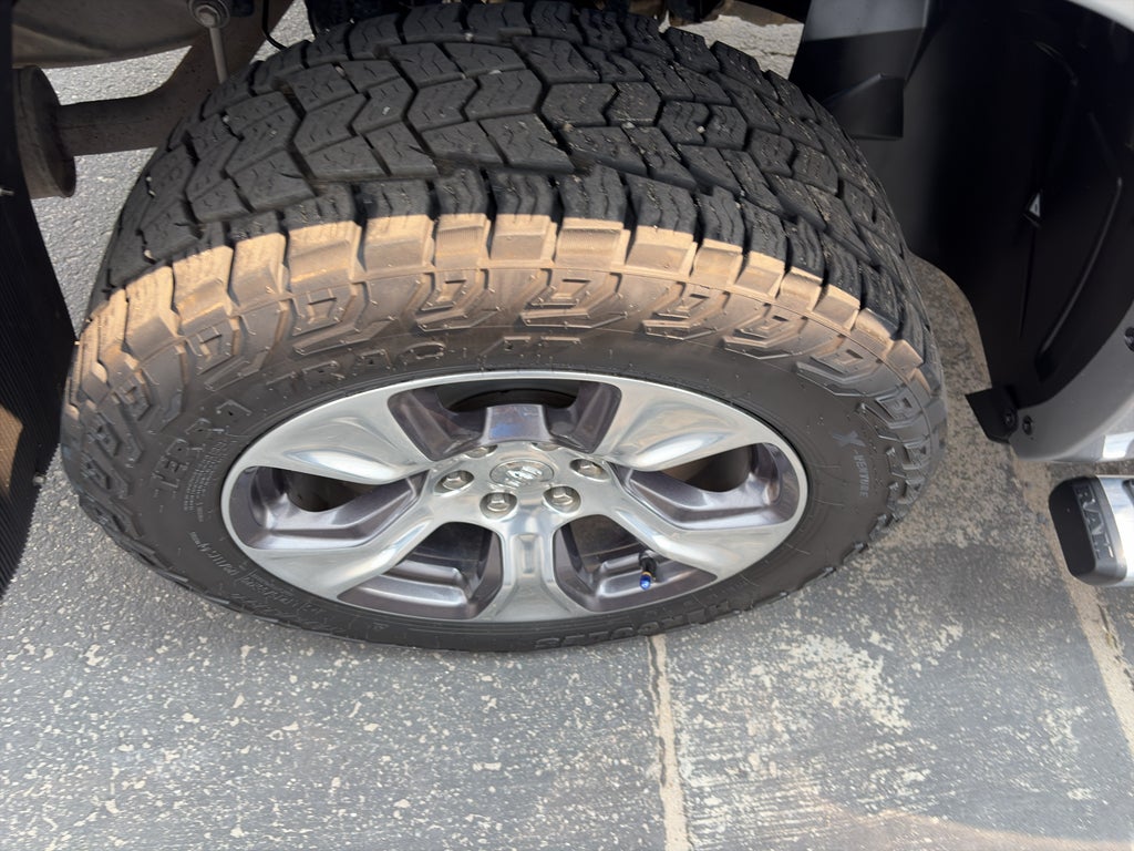 2019 RAM 1500 Laramie Crew Cab 4x4 6'4" Box