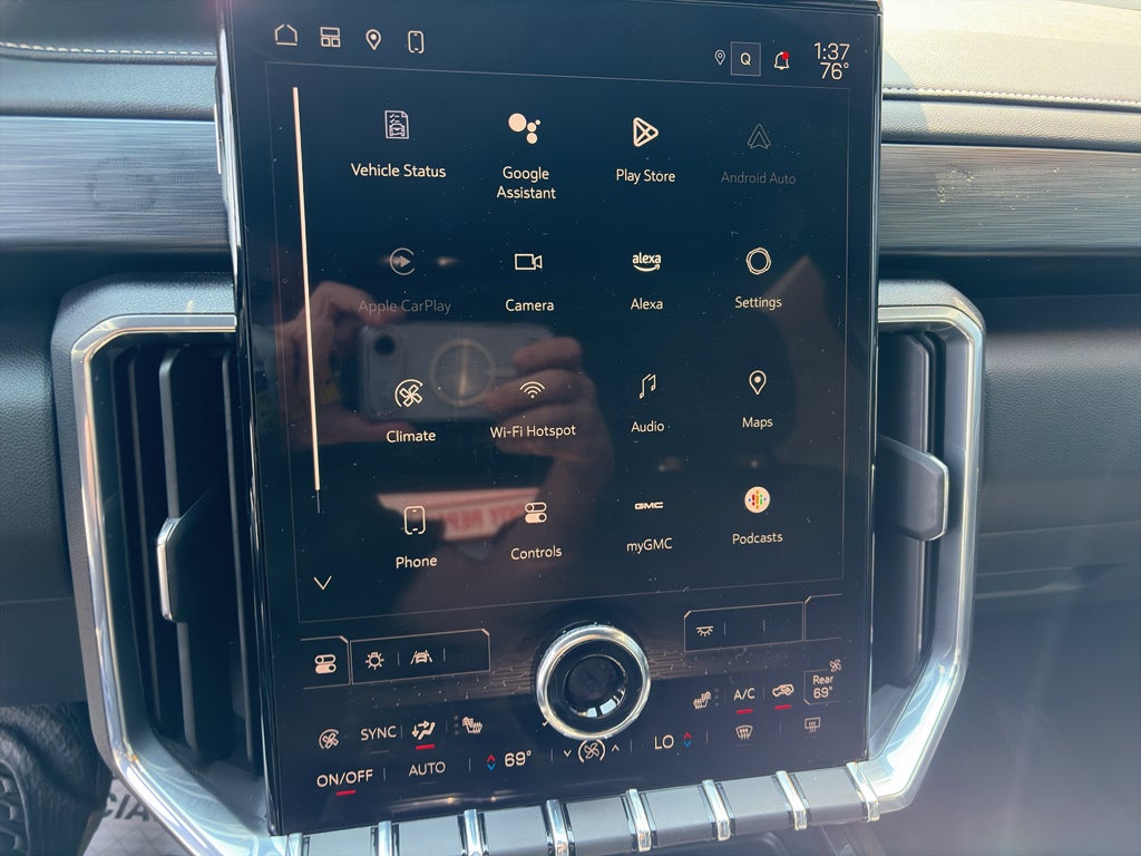 2024 GMC Acadia Elevation
