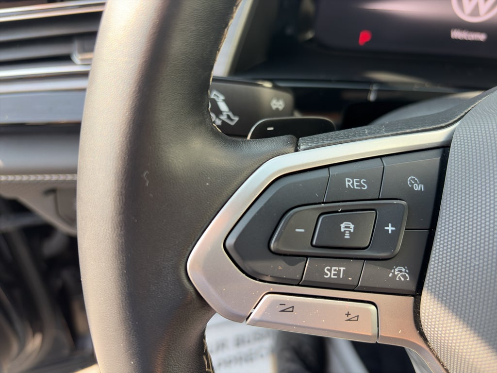 2024 Volkswagen Atlas Cross Sport 2.0T SE w/Technology