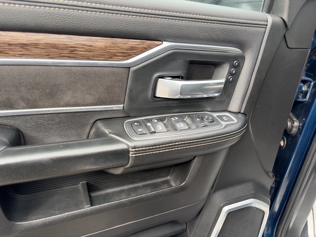 2019 RAM 3500 Laramie Crew Cab 4x4 8' Box