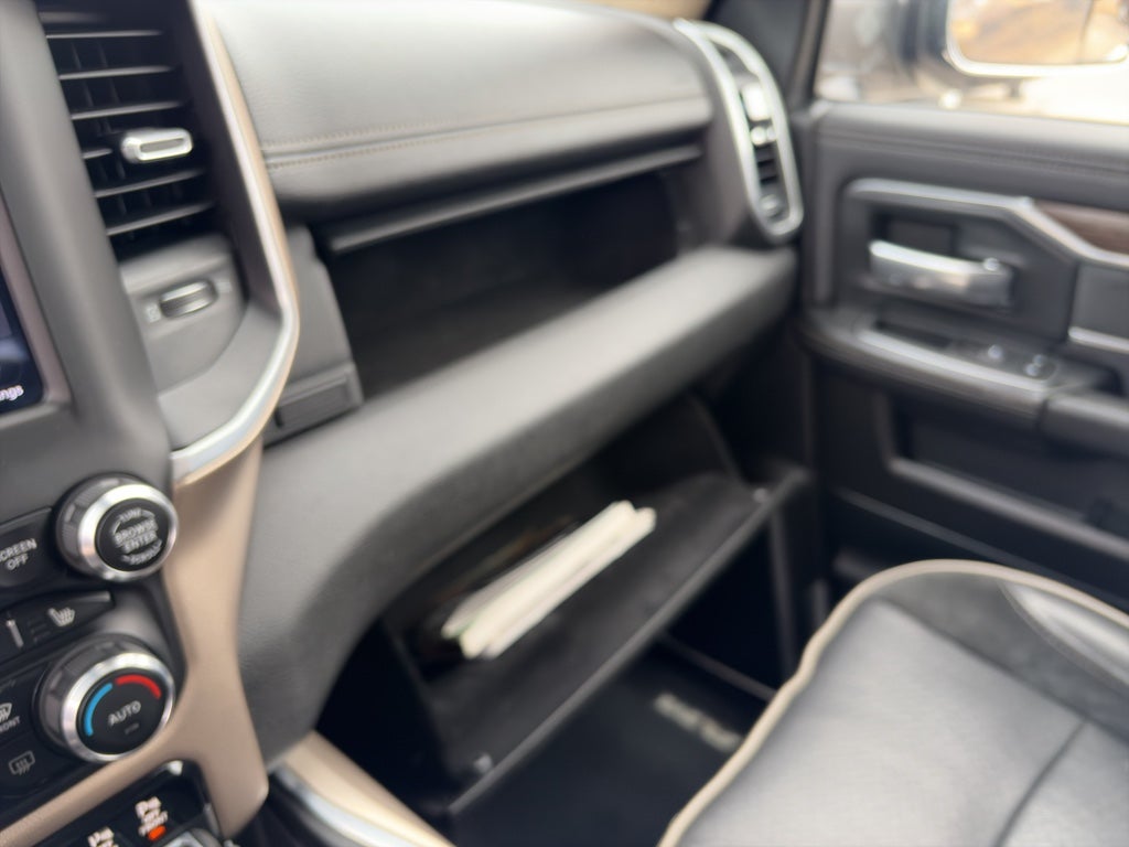 2019 RAM 3500 Laramie Crew Cab 4x4 8' Box