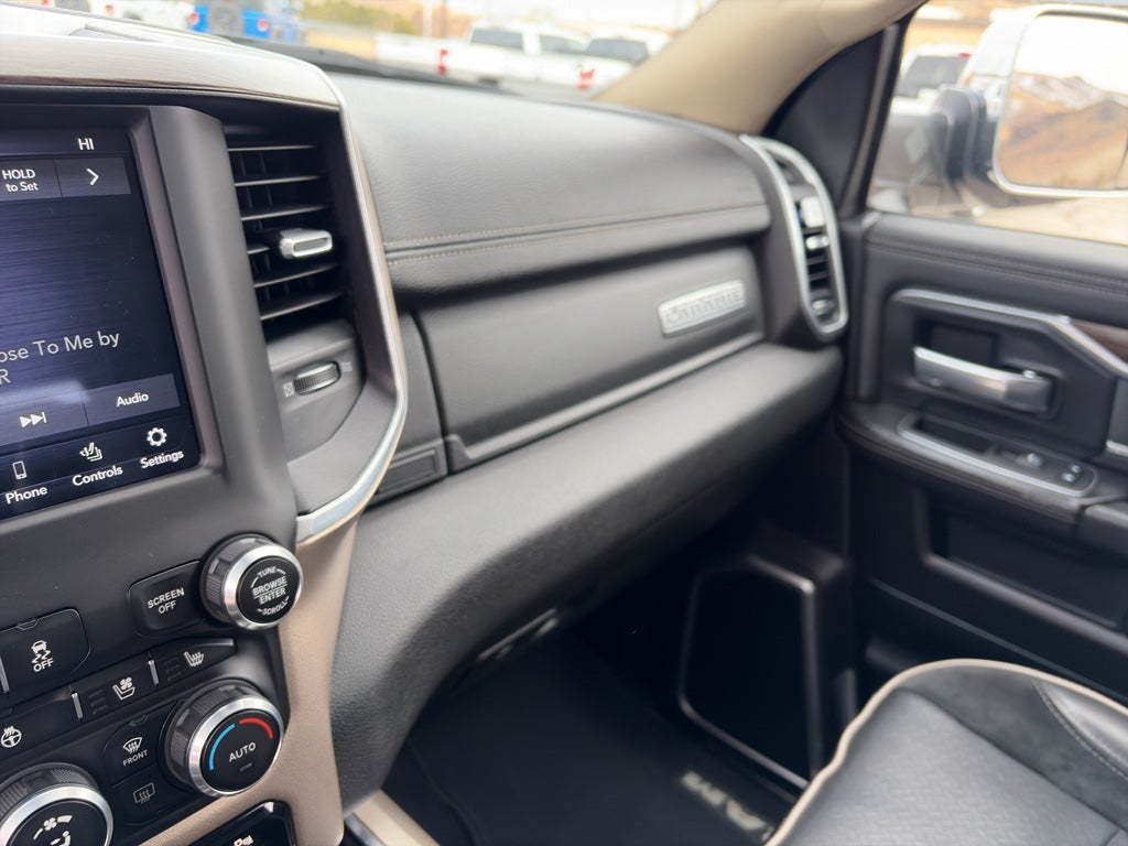 2019 RAM 3500 Laramie Crew Cab 4x4 8' Box