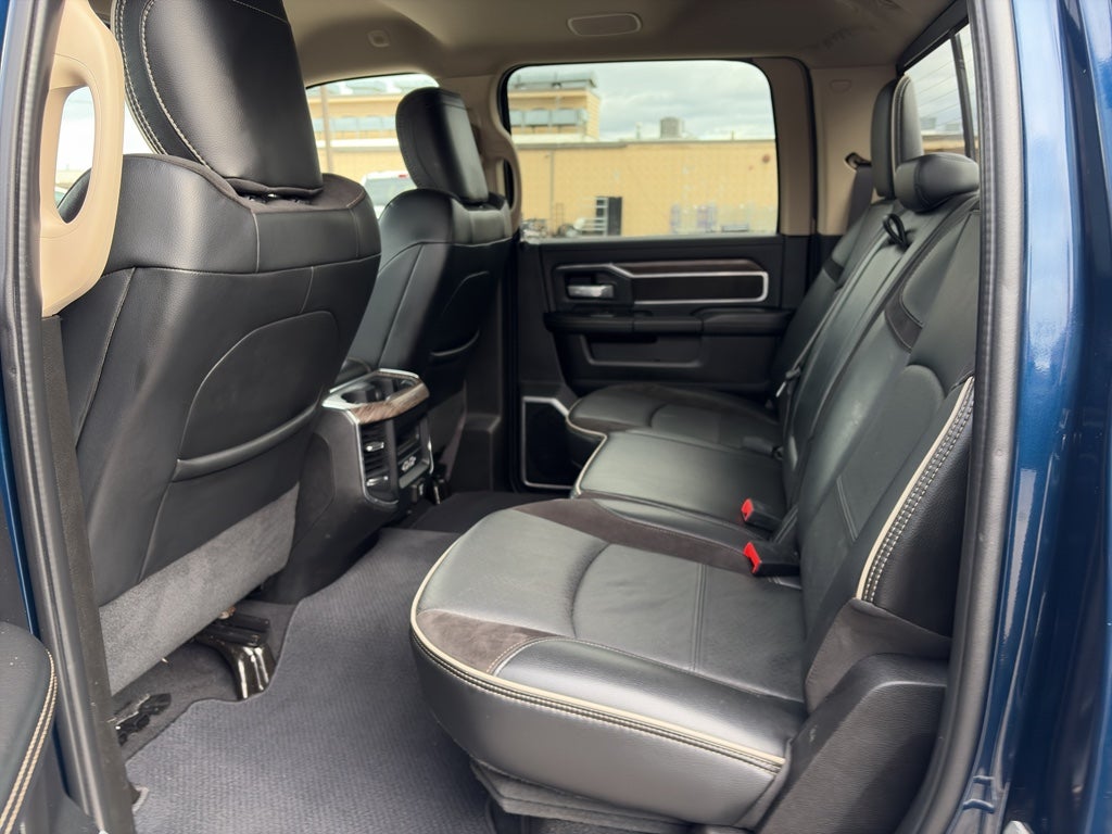 2019 RAM 3500 Laramie Crew Cab 4x4 8' Box