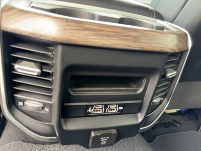 2019 RAM 3500 Laramie Crew Cab 4x4 8' Box