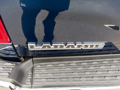 2019 RAM 3500 Laramie Crew Cab 4x4 8' Box