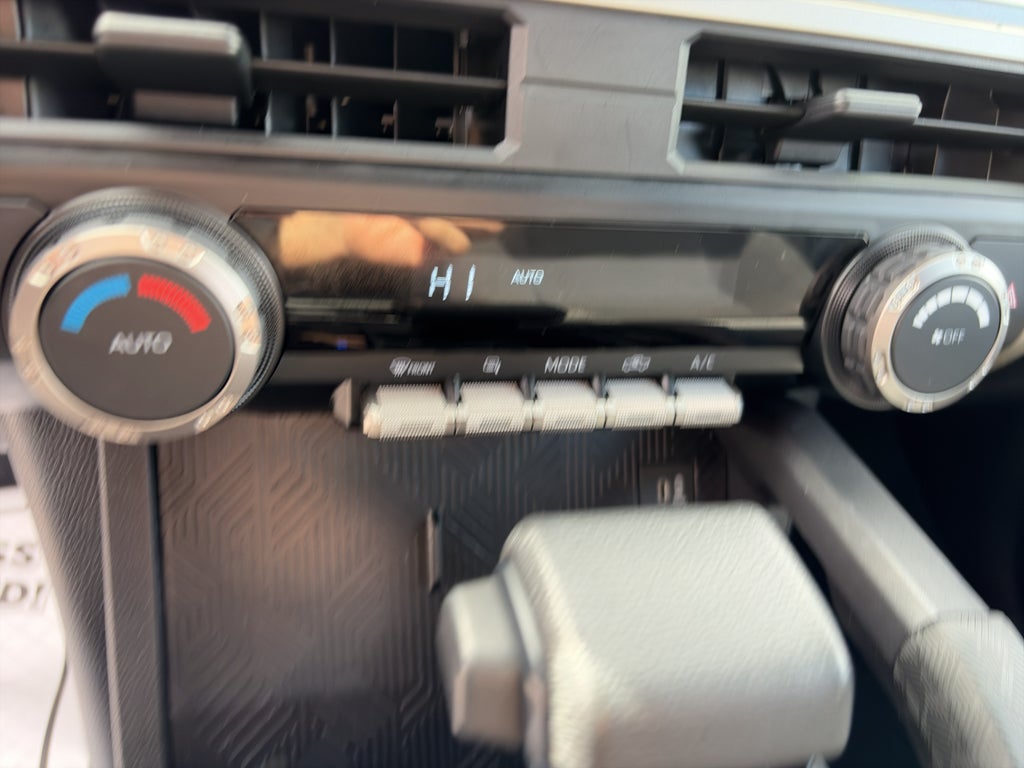 2024 Toyota Tacoma 4WD SR5