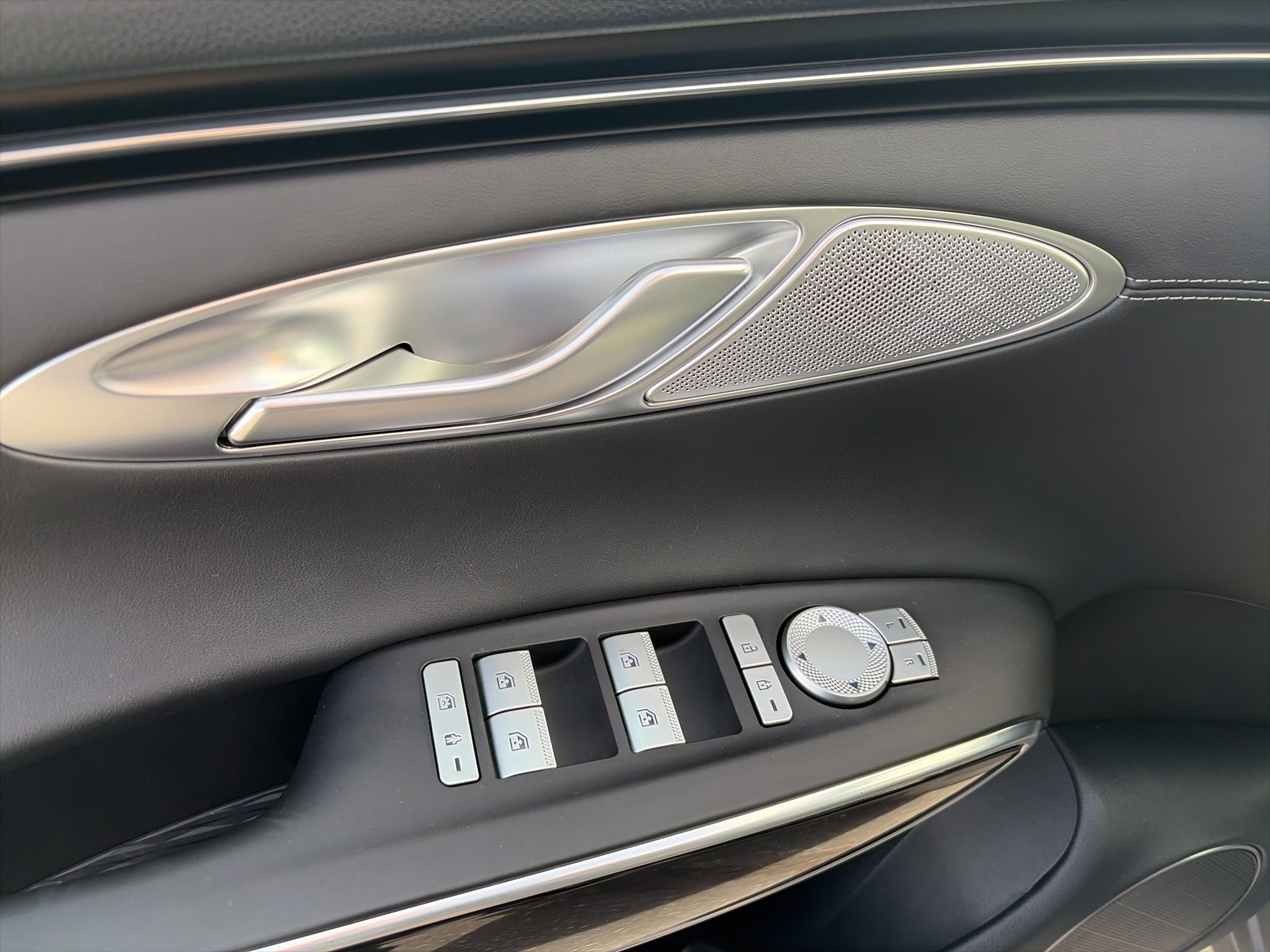 2025 Genesis GV70 2.5T