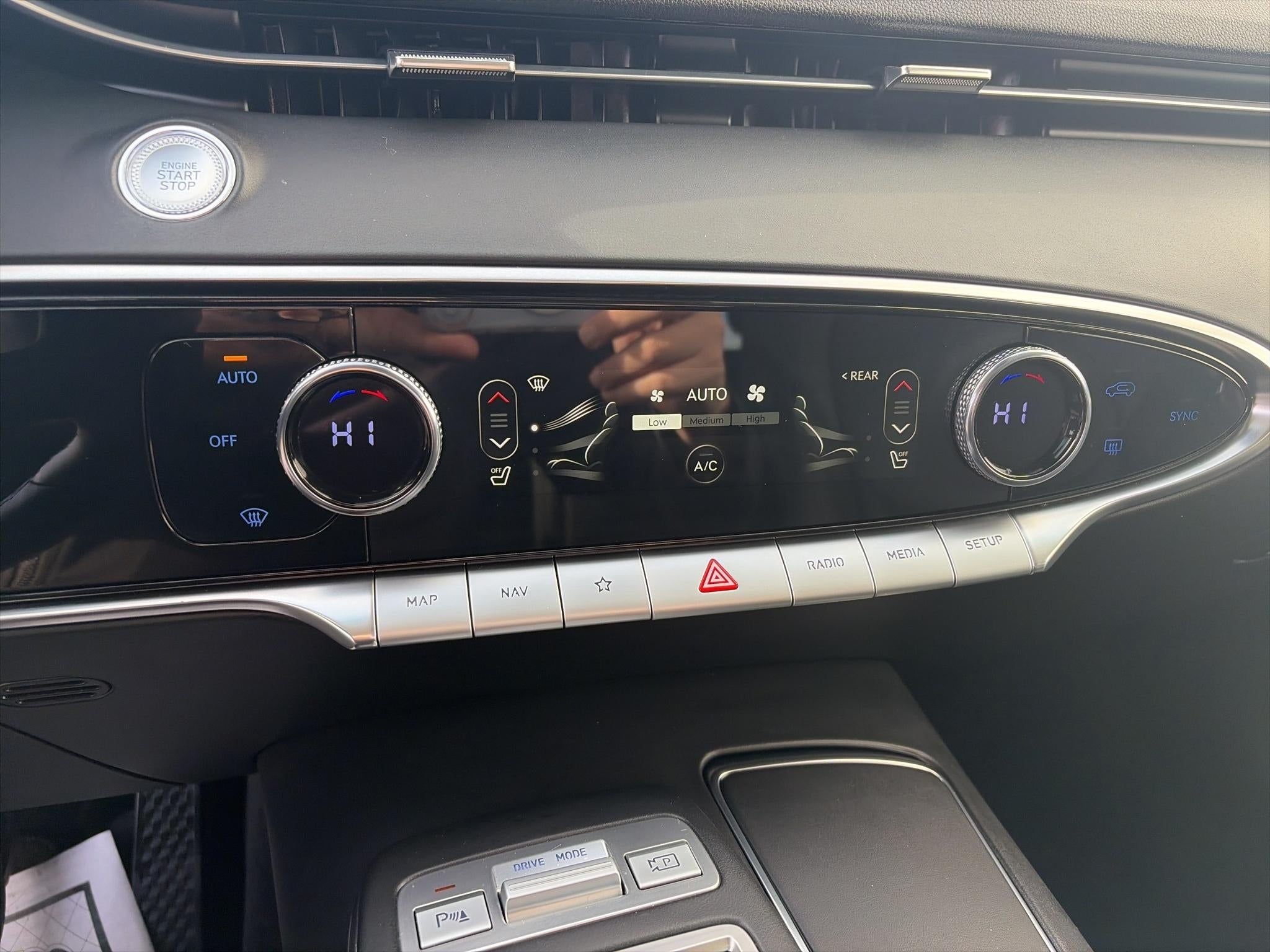 2025 Genesis GV70 2.5T